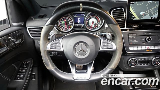 Mercedes-Benz GLE-Class 2019 — ფოტო 13/20