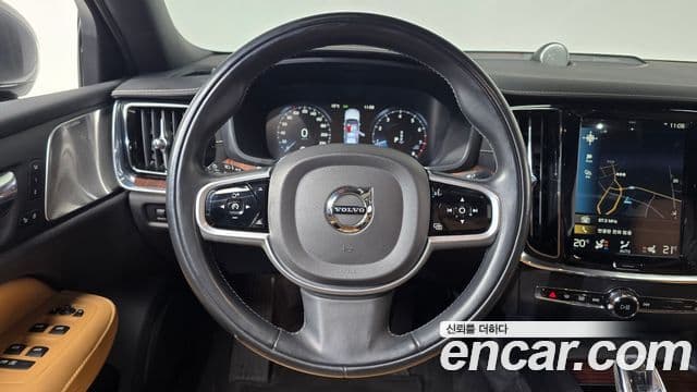 Volvo S60 2020 — фото 13 из 20