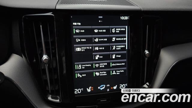 Volvo XC60 2021 — фото 17 из 20