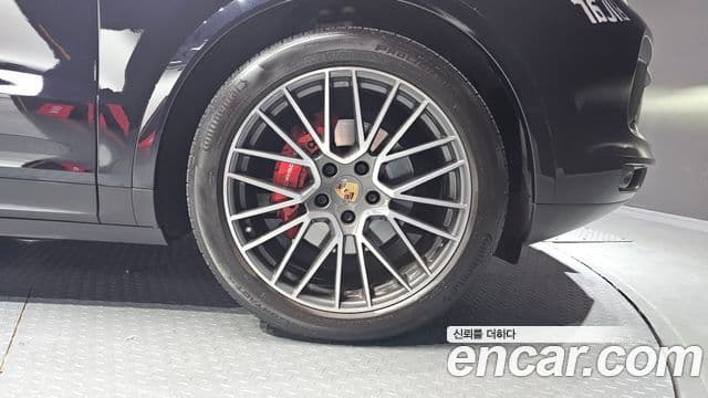 Porsche Cayenne 2022 — Şəkil 17/20
