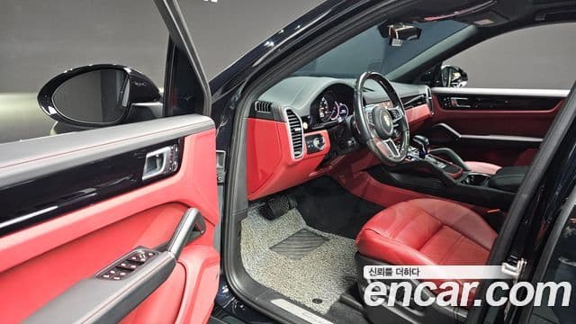 Porsche Cayenne 2022 — Şəkil 18/20