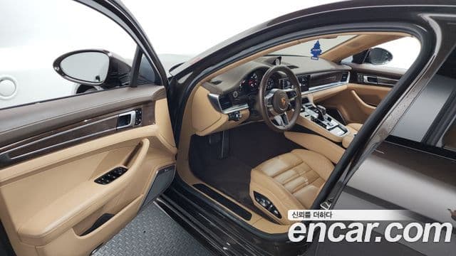 Porsche Panamera 2019 — фото 10 из 20