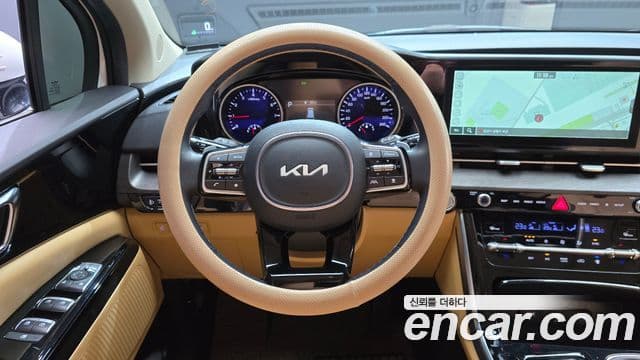 Kia Carnival 2023 — ფოტო 12/20