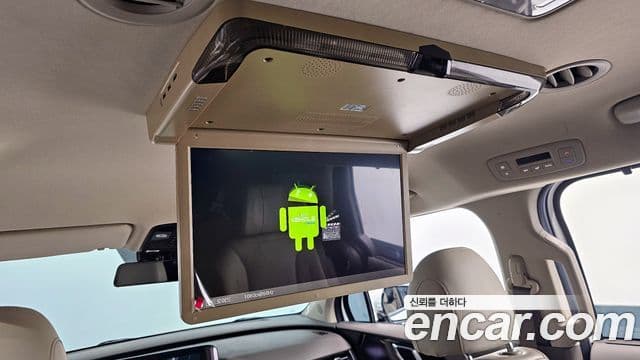 Kia Carnival 2021 — фото 18 из 20