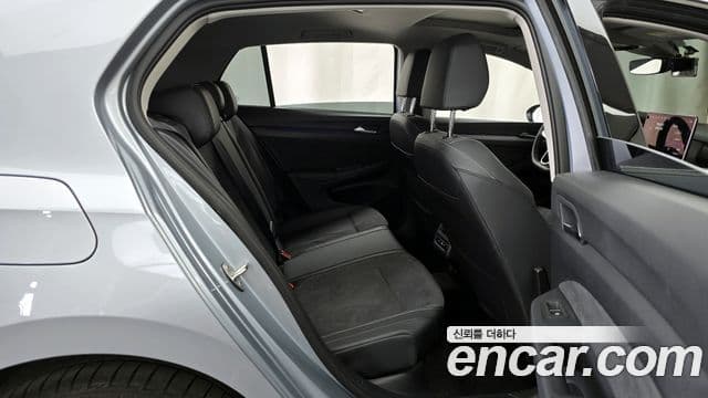 Volkswagen Golf 2025 — ფოტო 12/20