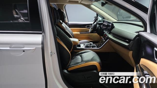 Kia Carnival 2020 — фото 10 из 20