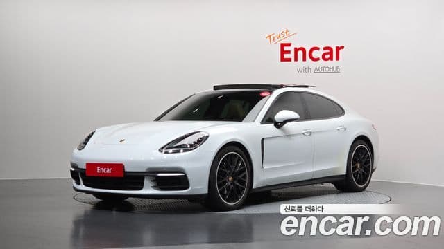 Porsche Panamera 2018 — Фото 1/20