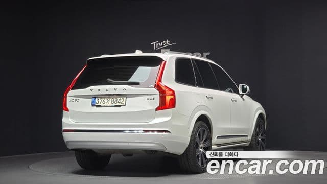Volvo XC90 2022 — фото 2 из 20