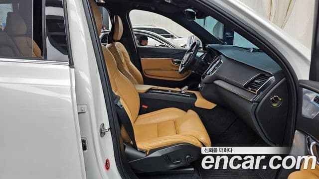 Volvo XC90 2022 — фото 11 из 20