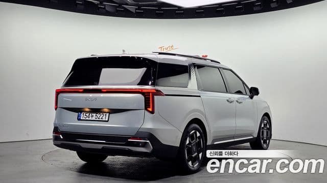 Kia Carnival 2024 — фото 2 из 20
