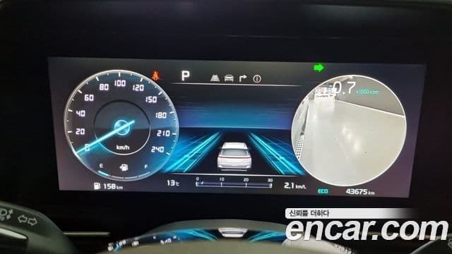Kia Carnival 2021 — фото 17 из 19