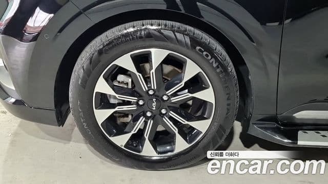 Kia Carnival 2021 — фото 18 из 19