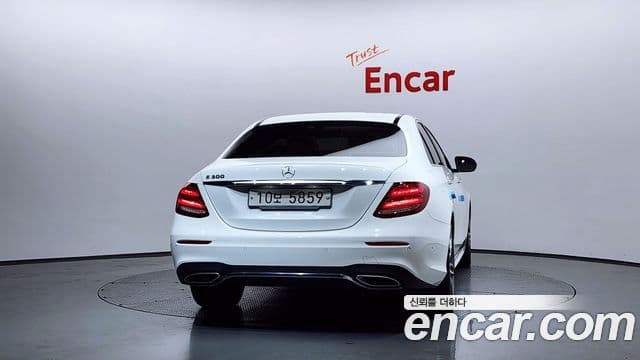 Mercedes-Benz E-Class 2018 — фото 4 из 20