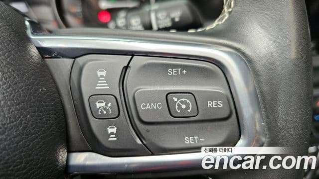 Jeep Wrangler 2022 — фото 16 из 20