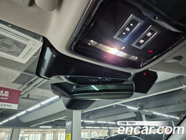 Land Rover Range Rover Velar 2025 — ფოტო 16/19