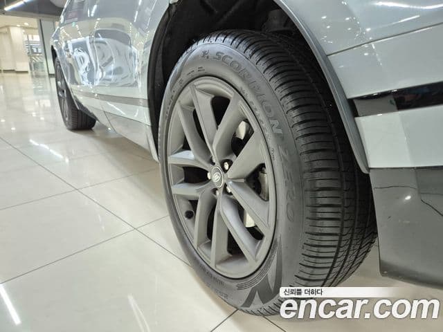 Land Rover Range Rover Velar 2025 — ფოტო 19/19
