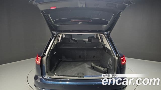 Volkswagen Touareg 2024 — фото 20 из 20