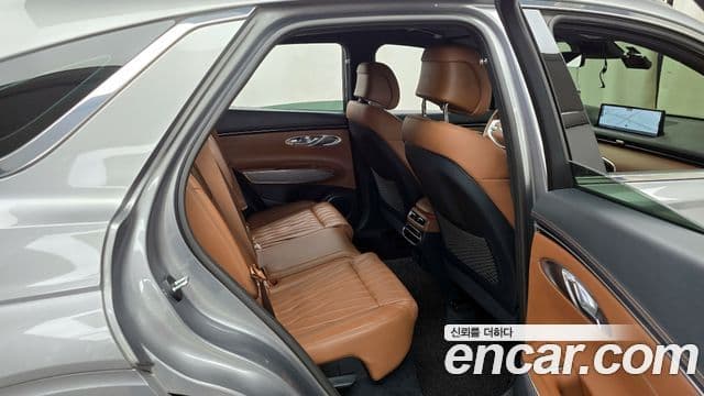 Genesis GV70 2022 — фото 12 из 20