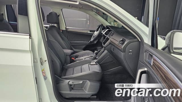 Volkswagen Tiguan Allspace 2023 — фото 12 из 20