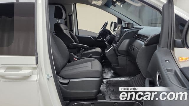 Hyundai Staria 2024 — Photo 14/20