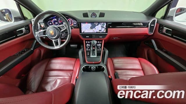 Porsche Cayenne 2020 — ფოტო 7/20