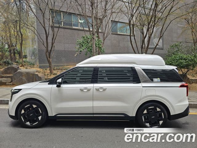 Kia Carnival 2024 — фото 2 из 20