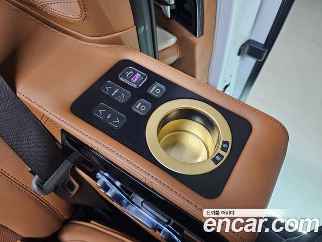 Kia Carnival 2024 — фото 18 из 20
