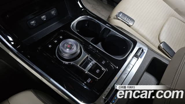 Kia Carnival 2023 — Şəkil 9/20