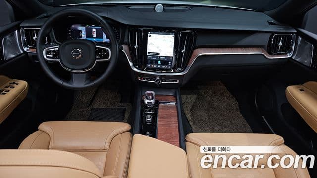 Volvo S60 2024 — фото 7 из 20