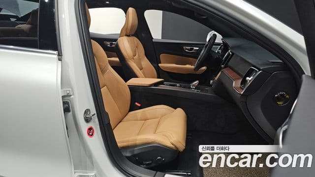 Volvo S60 2024 — фото 10 из 20