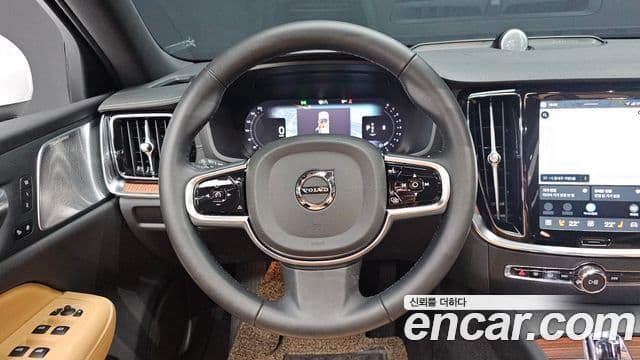 Volvo S60 2024 — ფოტო 13/20