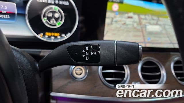 Mercedes-Benz E-Class 2018 — Şəkil 8/20