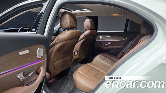 Mercedes-Benz E-Class 2018 — Şəkil 11/20