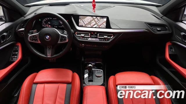 BMW 1 Series 2022 — Şəkil 9/20