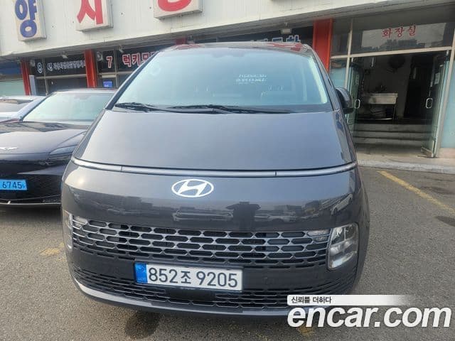 Hyundai Staria 2025 — Şəkil 2/17