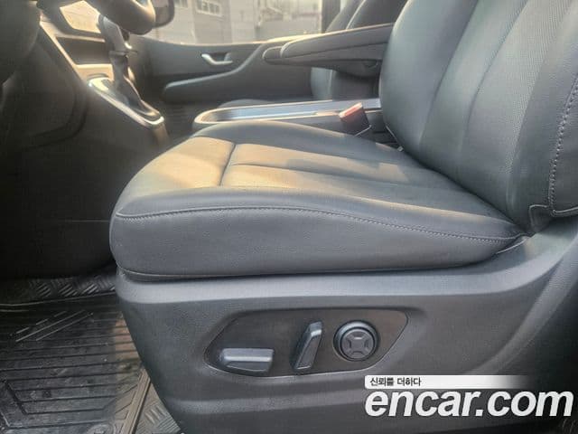 Hyundai Staria 2025 — Şəkil 6/17