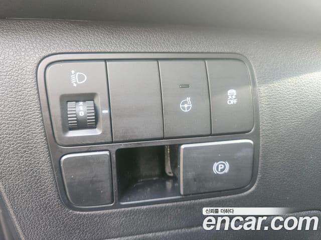Hyundai Staria 2025 — Şəkil 12/17
