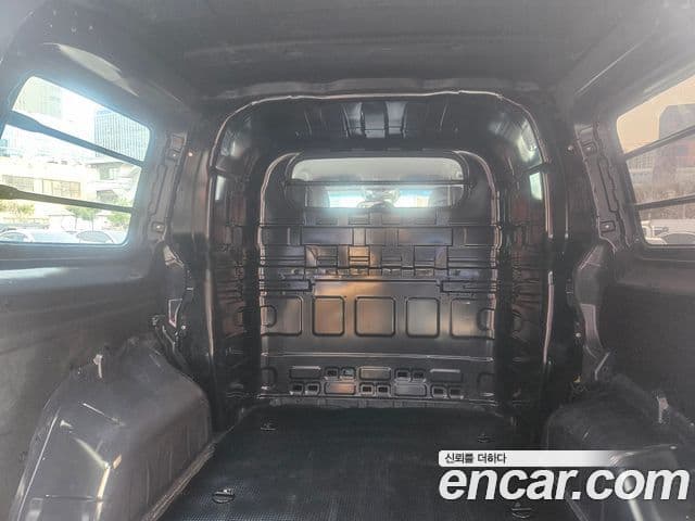 Hyundai Staria 2025 — фото 15 из 17