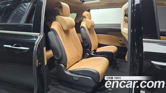 Kia Carnival 2021 — Фото 12/20