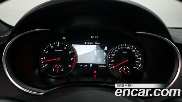 Kia Stinger 2023 — Şəkil 8/20