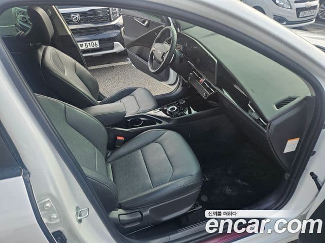 Kia Niro 2024 — фото 14 из 20