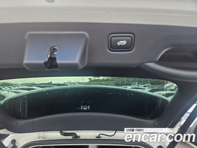 Kia Niro 2024 — ფოტო 17/20