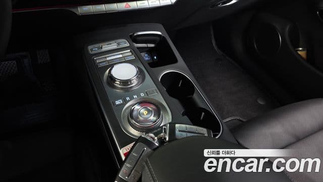 Genesis GV70 2022 — фото 9 из 20