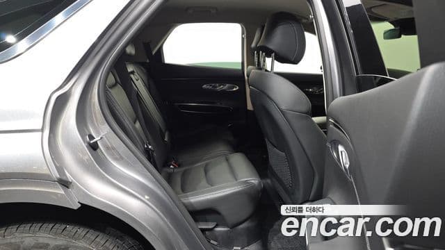 Genesis GV70 2022 — фото 12 из 20