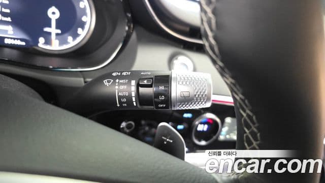 Genesis GV70 2022 — ფოტო 17/20