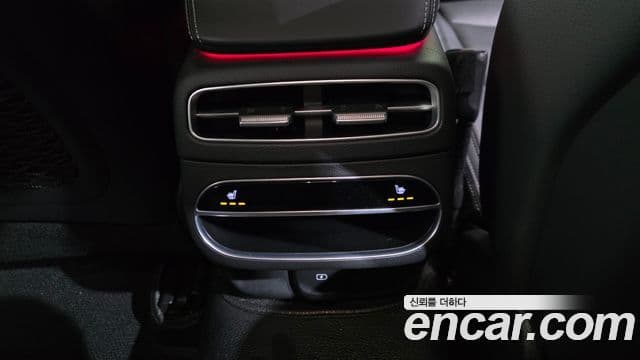 Genesis GV70 2022 — ფოტო 19/20