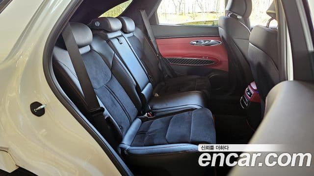Genesis GV70 2021 — фото 12 из 20