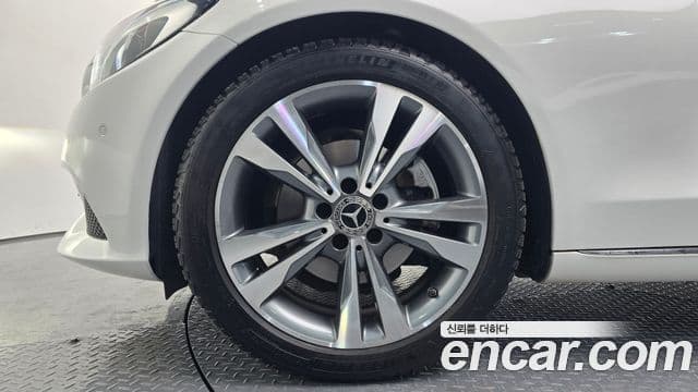 Mercedes-Benz C-Class 2018 — Şəkil 5/20