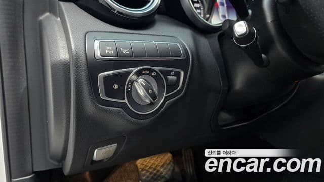 Mercedes-Benz C-Class 2018 — Şəkil 13/20