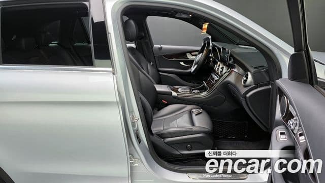 Mercedes-Benz GLC-Class 2020 — Şəkil 10/20